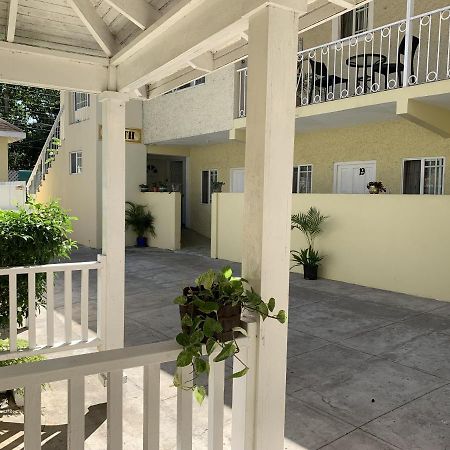 Comfy Stay In Jamaica -Enjoy 7 Miles Of White Sand Beach! Villa Negril Exterior photo